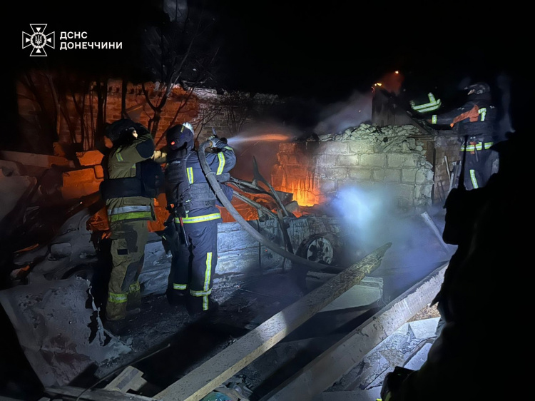 У Покровську ввечері 22 січня виникла пожежа внаслідок обстрілу