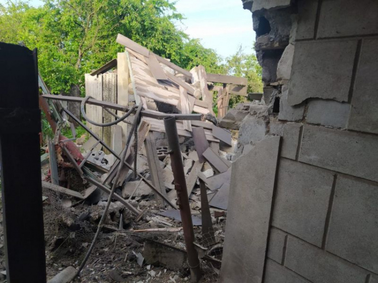 Протягом доби армія рф обстріляла 7 населених пунктів Донеччини і зруйнувала дамбу