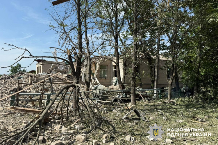 Троє людей загинули, 11 поранені внаслідок масованих обстрілів Донеччини за добу