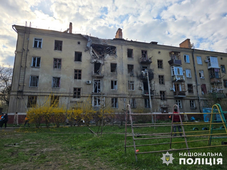 П’ятеро поранених, з них одна дитина: про наслідки обстрілів Донеччини 8 квітня повідомили в поліції