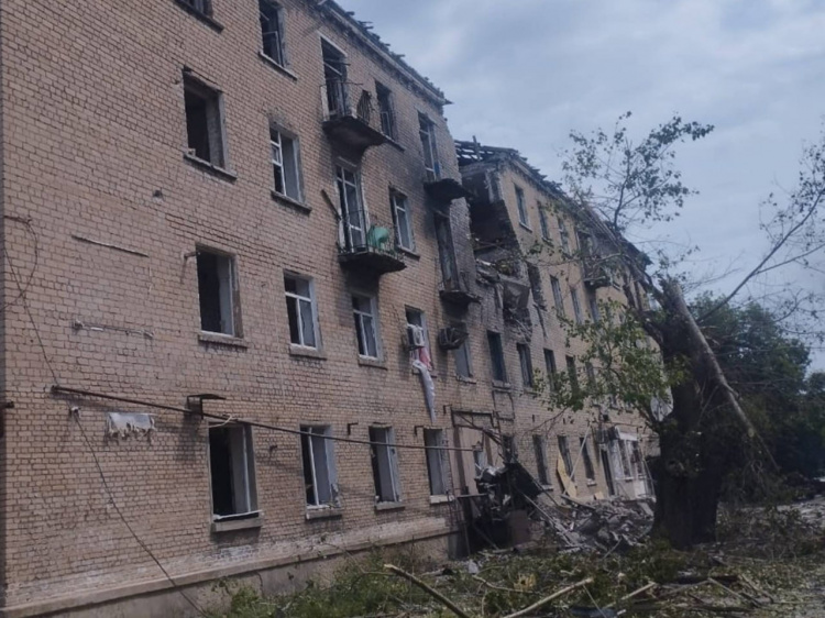Удар авіабомбою по Родинському: поранено четверо цивільних
