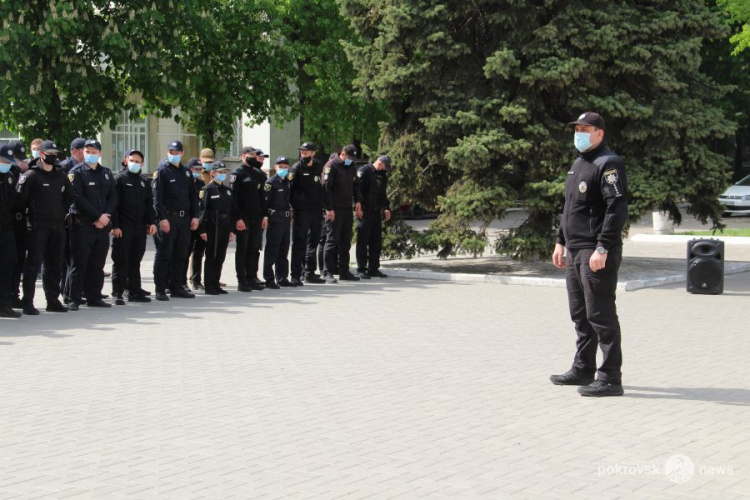 В Покровске возобновились еженедельные публичные инструктажи правоохранителей