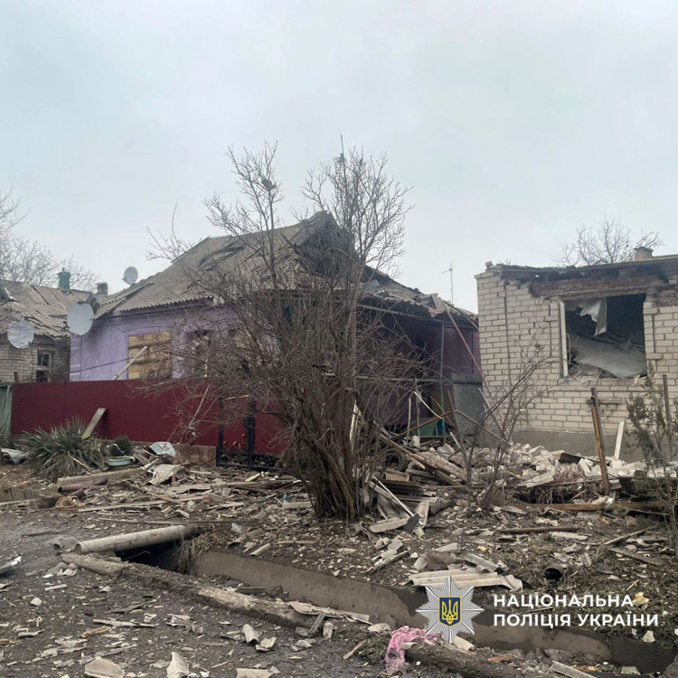 Троє поранених за добу: поліція Донеччини фіксує наслідки російських атак 24 лютого