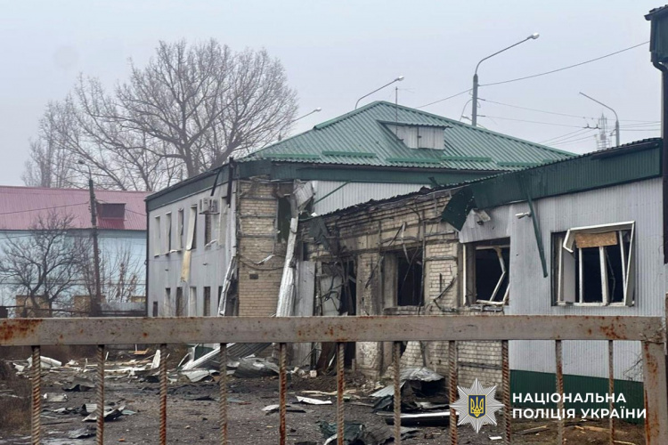 Три людини зазнали поранень через російські обстріли Донеччини 25 лютого