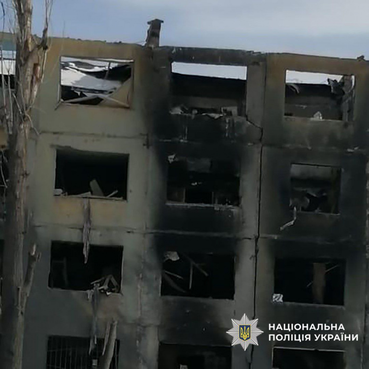 Двоє поранених та чисельні руйнування: поліція - про наслідки обстрілів Донеччини 18 лютого