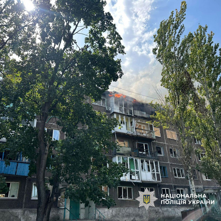 Дві людини загинули, шестеро зазнали поранень через російські обстріли Донеччини 30 серпня