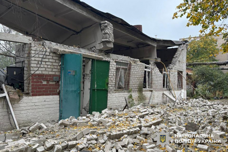 За добу окупанти обстріляли 10 населених пунктів Донеччини, вбили трьох та поранили 11 цивільних