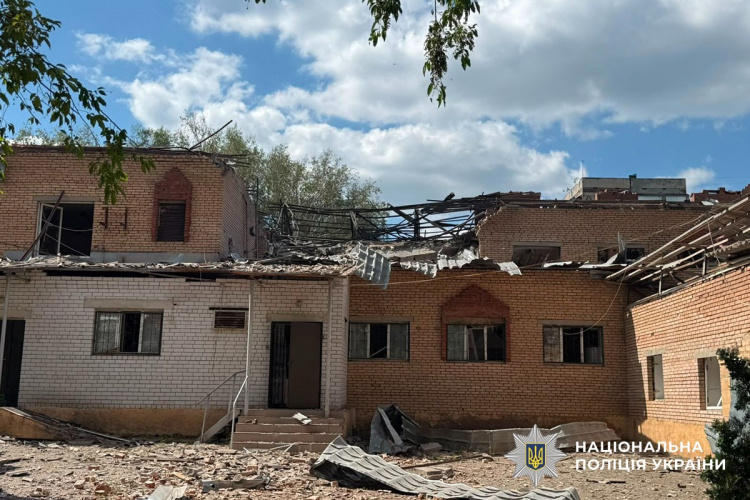 Одна людина загинула, семеро поранені на Донеччині за добу внаслідок обстрілів