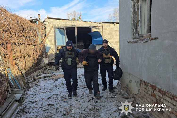 Одна людина загинула та п’ятеро поранені через російські обстріли Донеччини 11 лютого