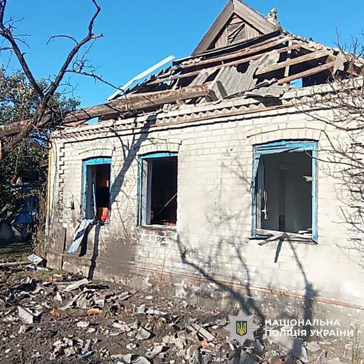 Дві людини загинули, шестеро зазнали поранень через російські обстріли Донеччини 30 серпня