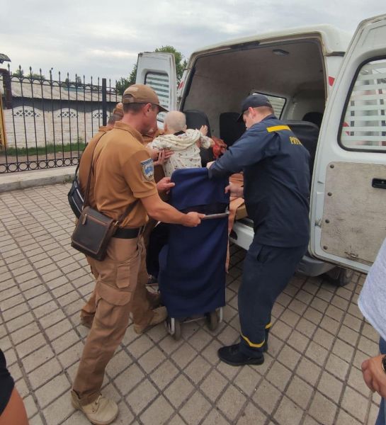 Муніципальна служба правопорядку допомагає з евакуацією жителів Покровської громади