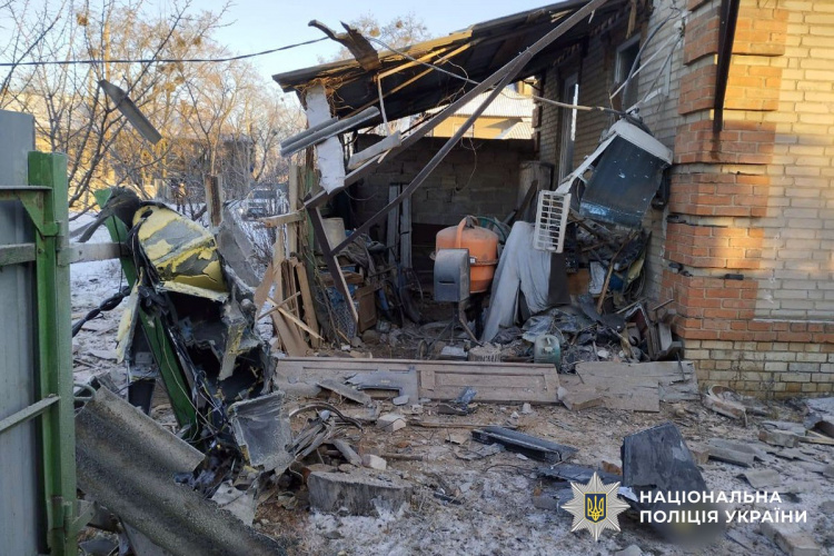 Через російські обстріли на Донеччині поранено жінку