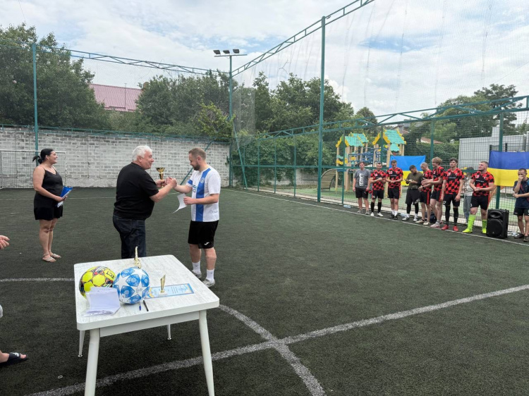 Гродівська ТГ організувала в Дніпрі змагання з мініфутболу до Дня Конституції України
