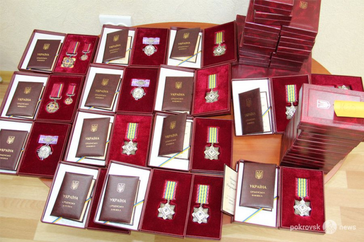 Сотрудники предприятий-партнеров ПРАО «Донецксталь» получили правительственные награды