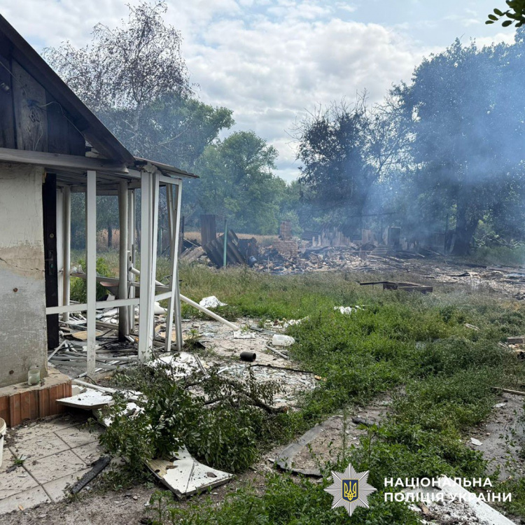 15 населених пунктів Донеччини обстріляв ворог 13 червня, є жертви