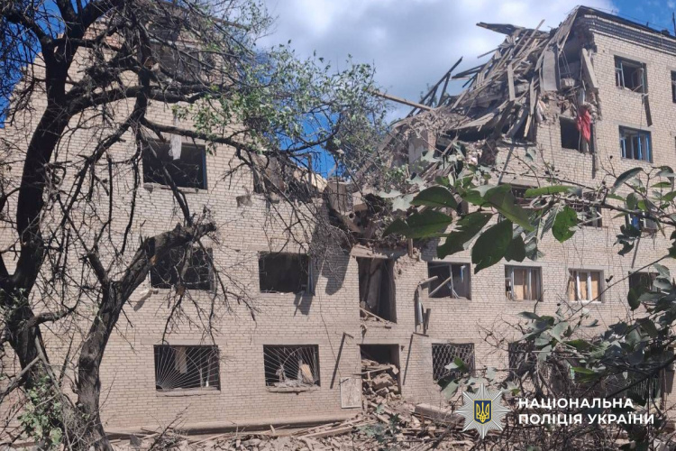 Одна людина загинула, семеро зазнали поранень через російські обстріли Донеччини 21 червня