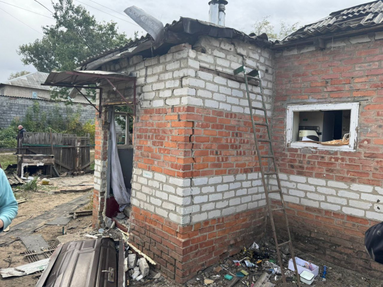 Унаслідок обстрілу в Гришиному поранено 83-річну жінку