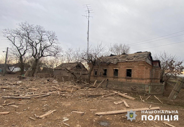 Півсотні цивільних об’єктів зазнали руйнувань через обстріли Донеччини 12 січня