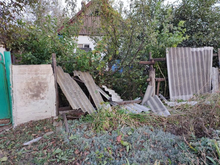 Окупанти вдарили по 12 населених пунктах Донеччини, травмовано п’ятьох цивільних осіб