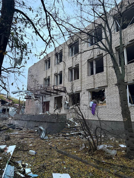 Загиблий, 13 поранених на Донеччині внаслідок обстрілу 4 жовтня