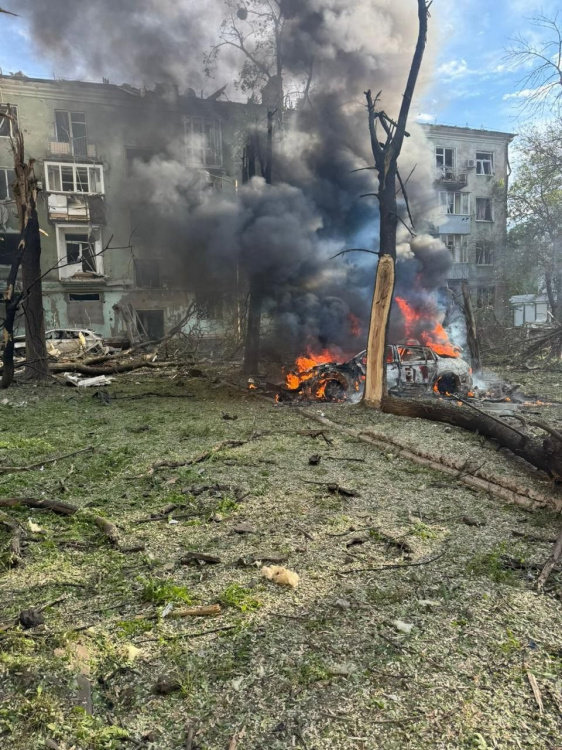Двоє загиблих і 21 поранений: про наслідки російських обстрілів Донеччини за 25 травня