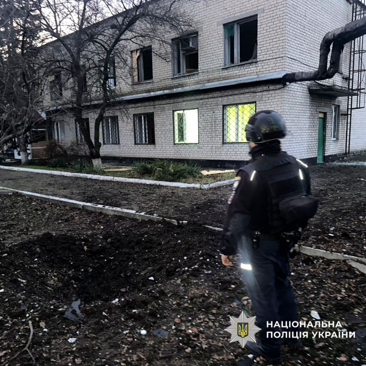 Одна людина загинула й одна зазнала поранень через російські атаки по Донеччині 21 листопада