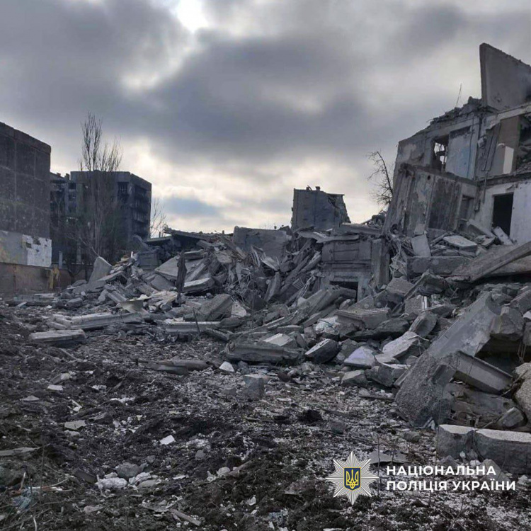 Двоє поранених та чисельні руйнування: поліція - про наслідки обстрілів Донеччини 18 лютого