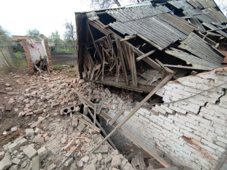 Окупаційні війська за добу атакували 12 населених пунктів Донеччини. Вбито людину