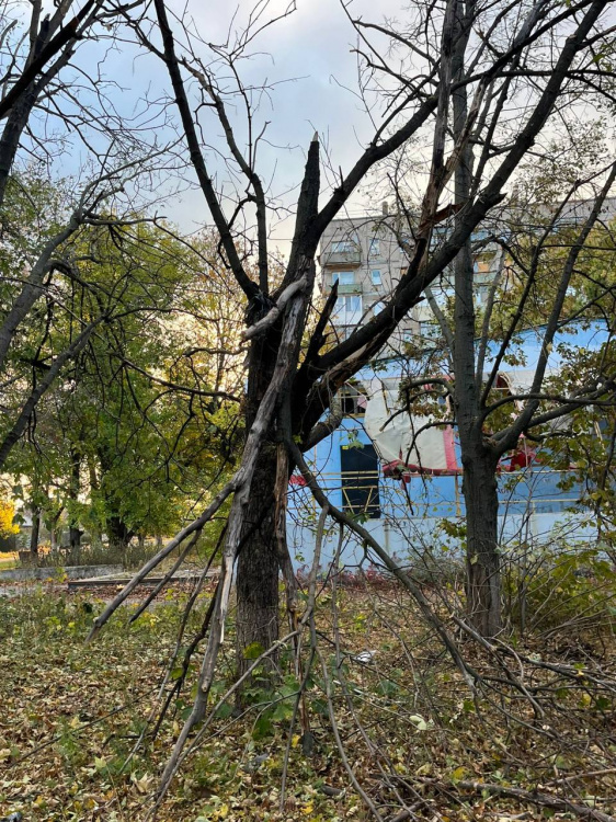 Є загиблий, шестеро людей зазнали поранень – наслідки російських обстрілів Донеччини 15 жовтня