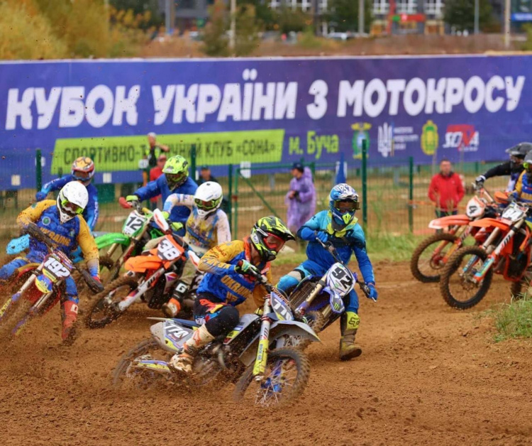 Покровські мотогонщики посіли призові місця на Кубку України