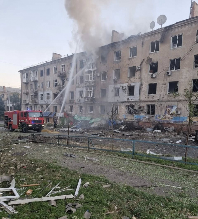 Дві людини загинули, ще 25 поранені через масовані обстріли Донеччини 14 вересня
