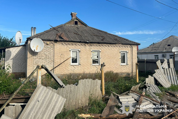 Наслідки обстрілів Донеччини: поліція повідомила про поранених зокрема в Покровську, Добропіллі та Мирнограді